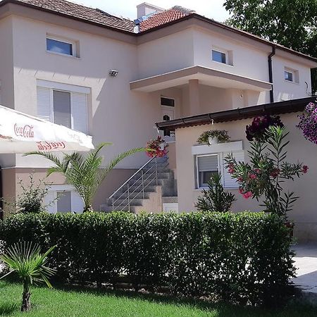 Villa Ros Guest House Svilengrad Bagian luar foto