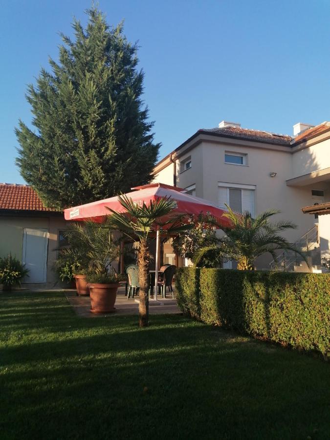 Villa Ros Guest House Svilengrad Bagian luar foto
