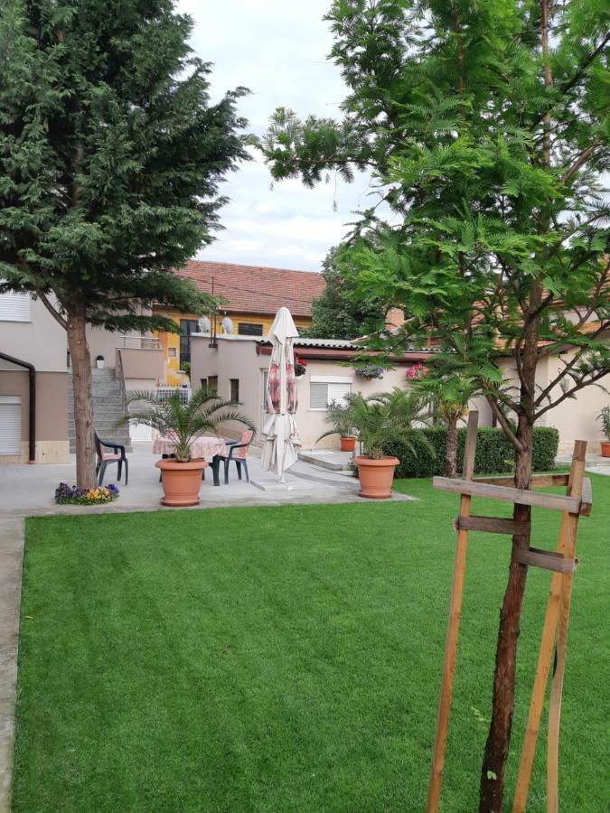 Villa Ros Guest House Svilengrad Bagian luar foto