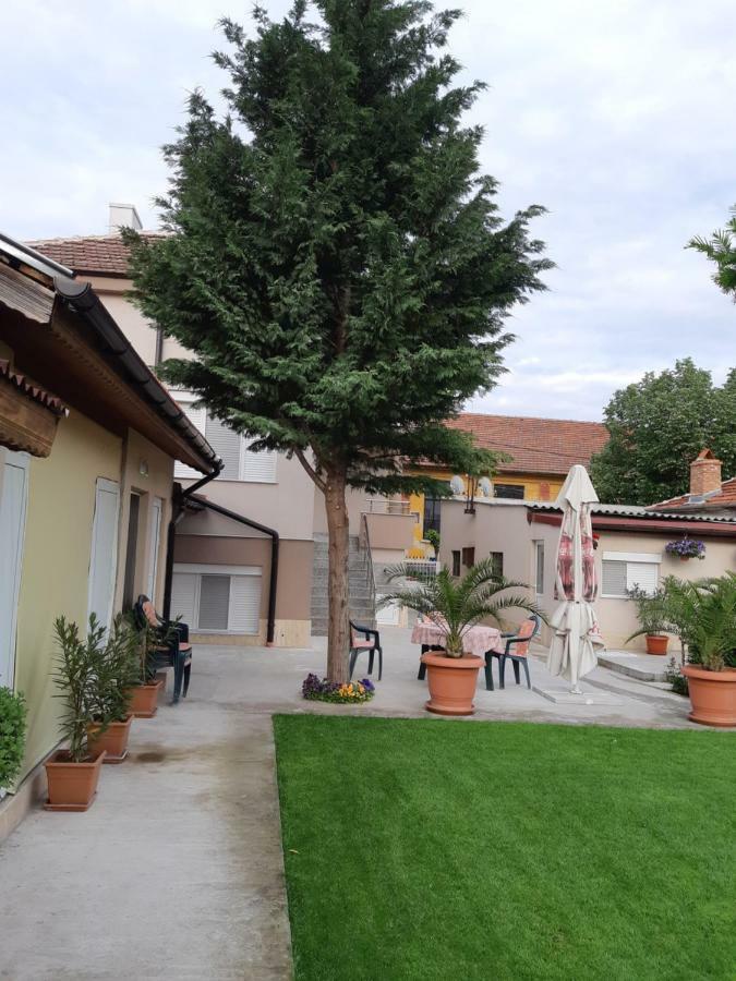 Villa Ros Guest House Svilengrad Bagian luar foto