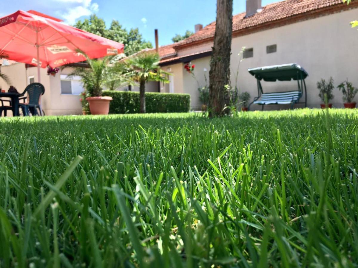 Villa Ros Guest House Svilengrad Bagian luar foto